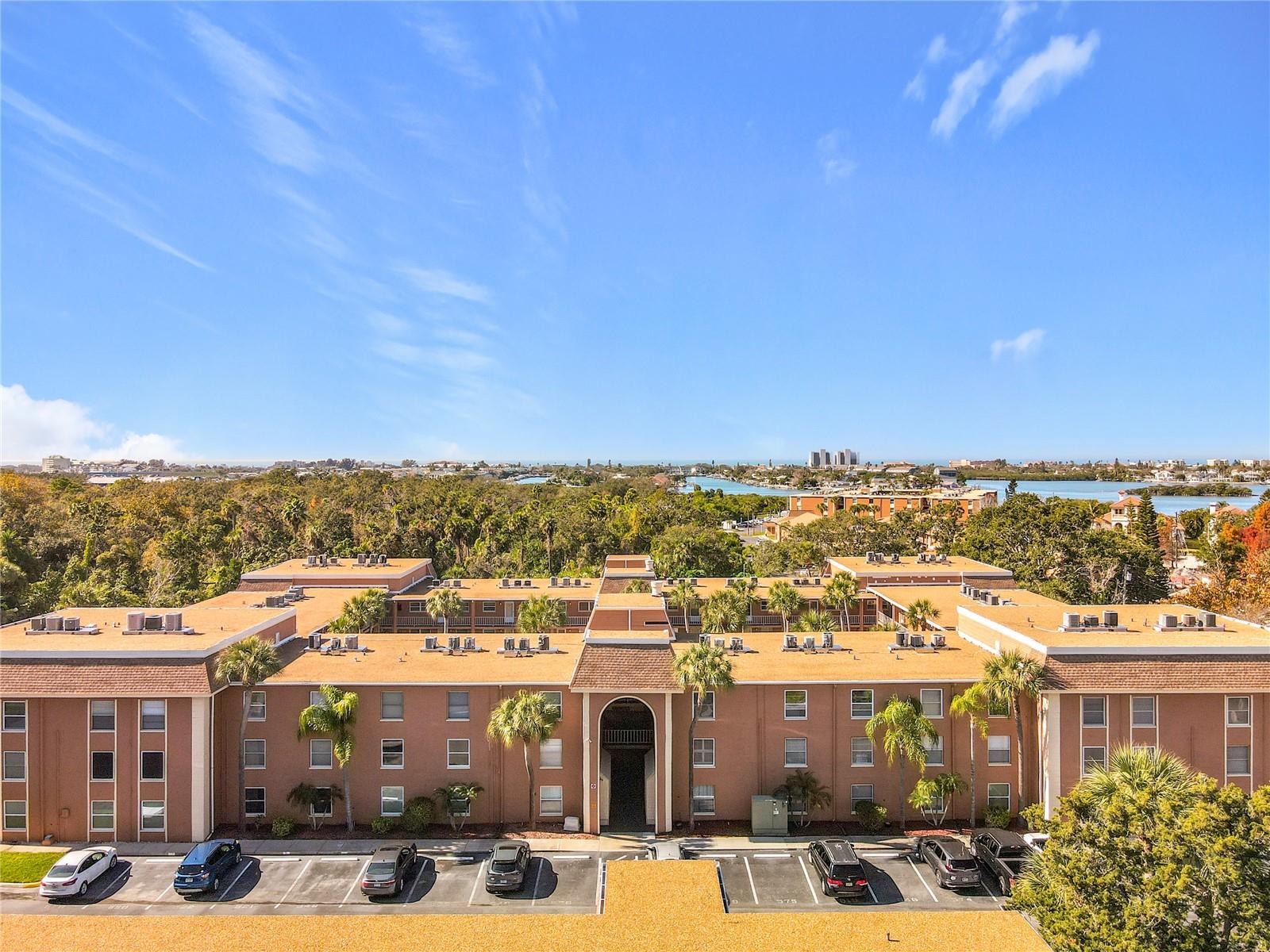 Image 2 of 39 For 12760 Indian Rocks Road 583