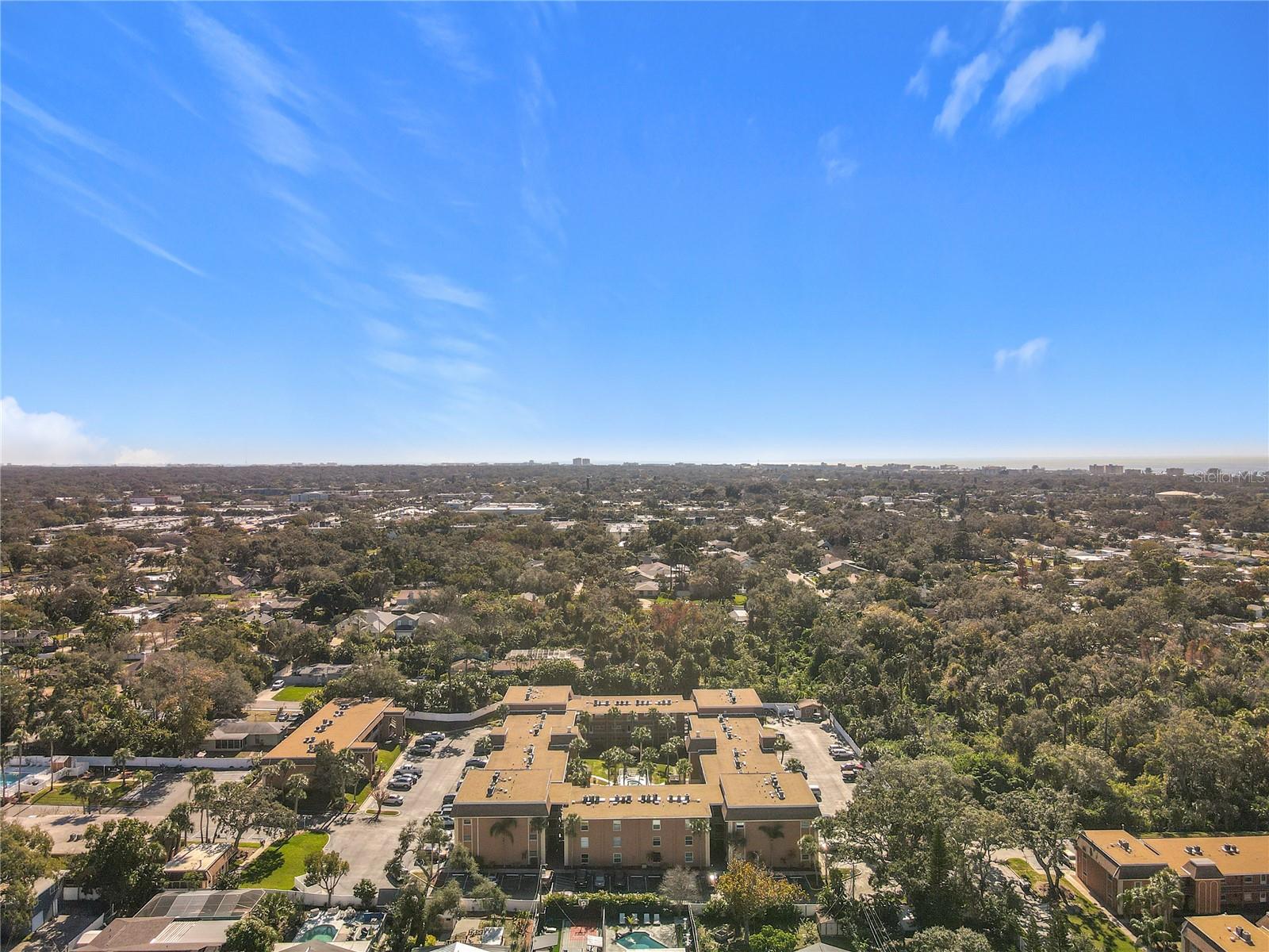 Image 22 of 39 For 12760 Indian Rocks Road 583