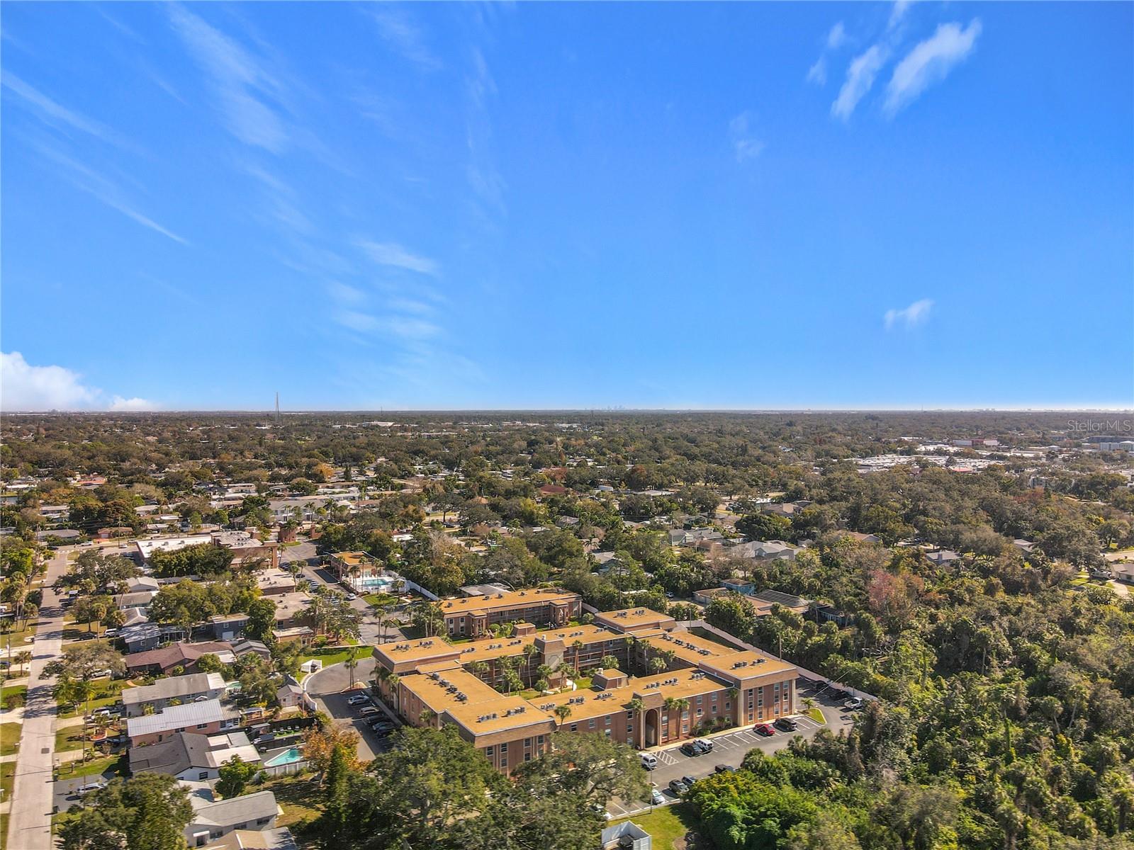 Image 23 of 39 For 12760 Indian Rocks Road 583