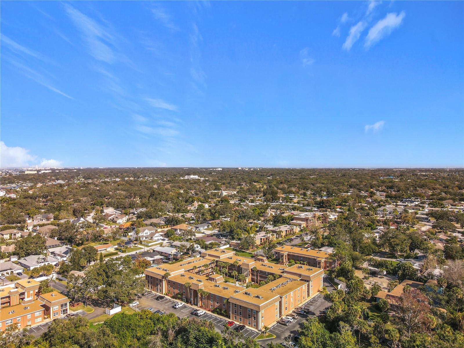 Image 24 of 39 For 12760 Indian Rocks Road 583