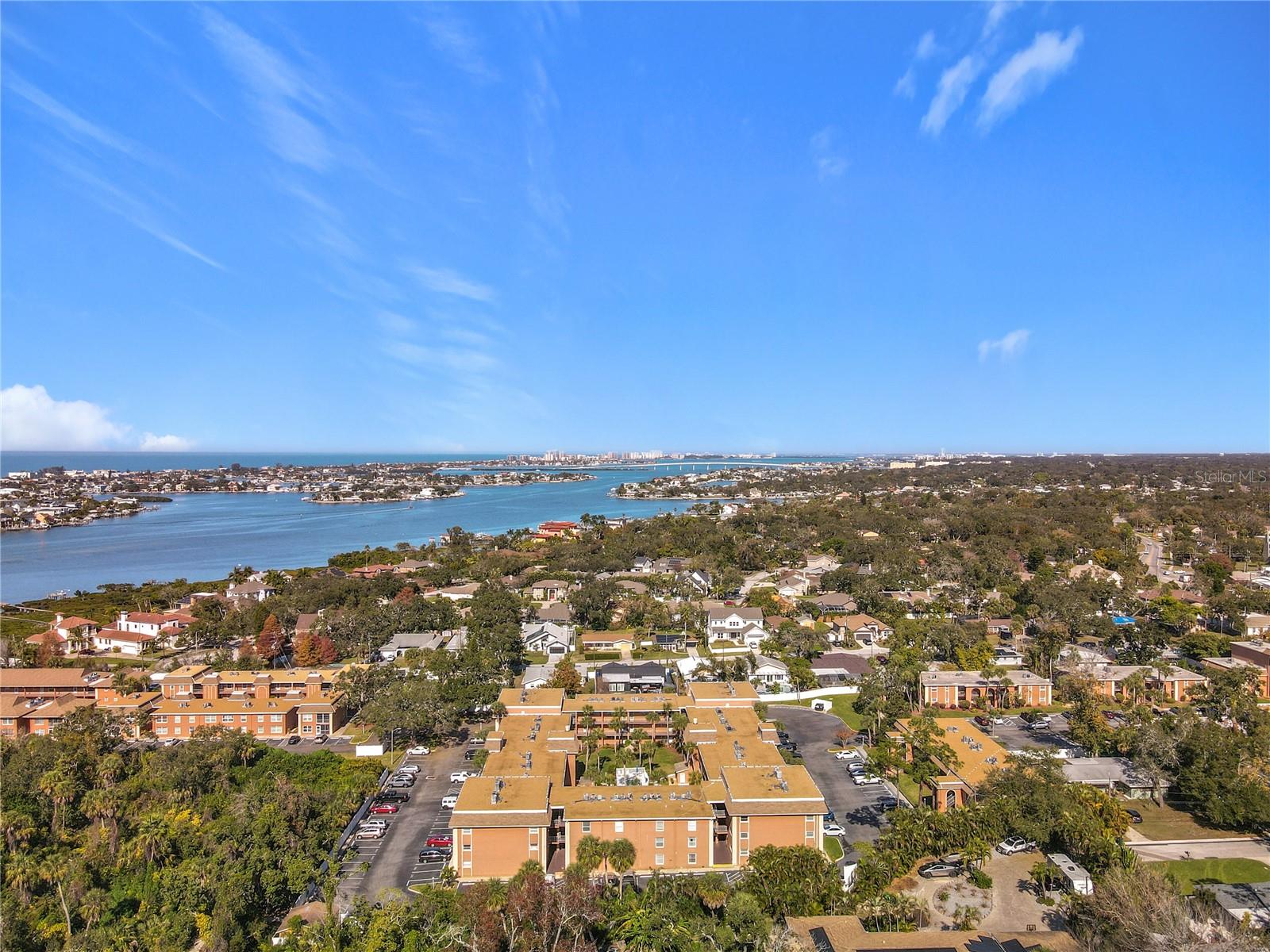 Image 25 of 39 For 12760 Indian Rocks Road 583