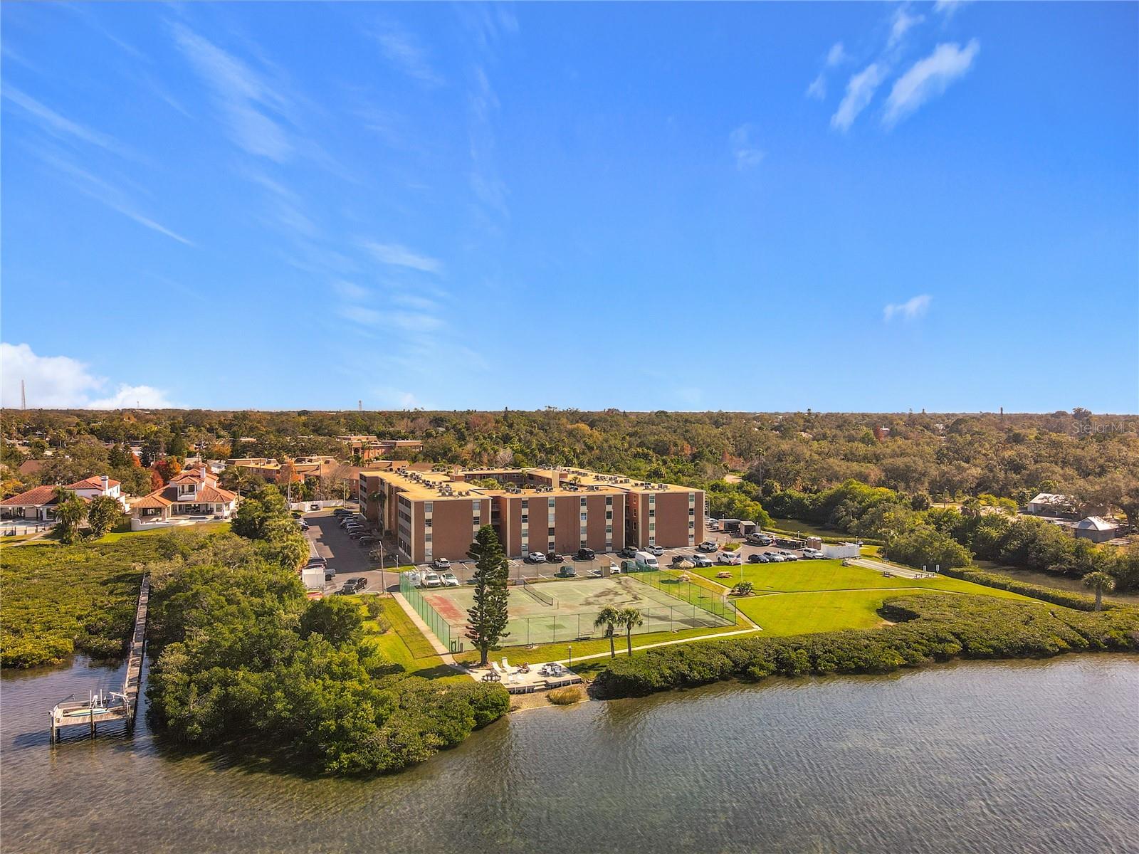 Image 36 of 39 For 12760 Indian Rocks Road 583