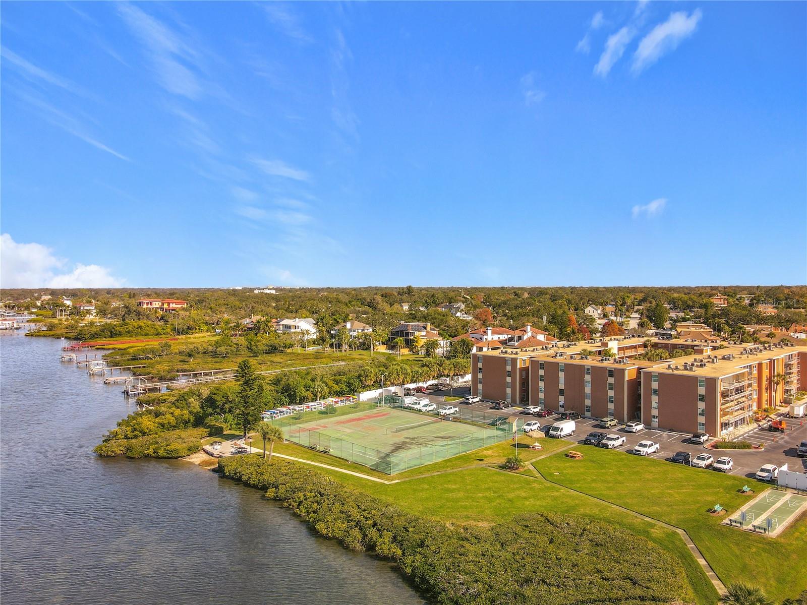 Image 38 of 39 For 12760 Indian Rocks Road 583