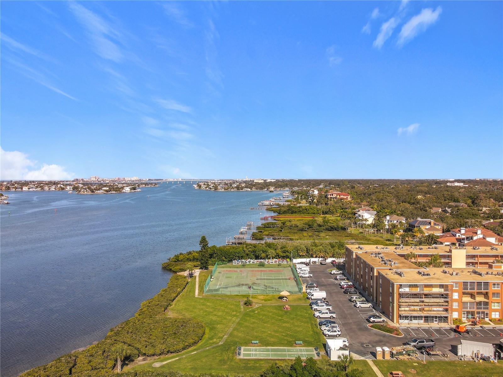 Image 39 of 39 For 12760 Indian Rocks Road 583