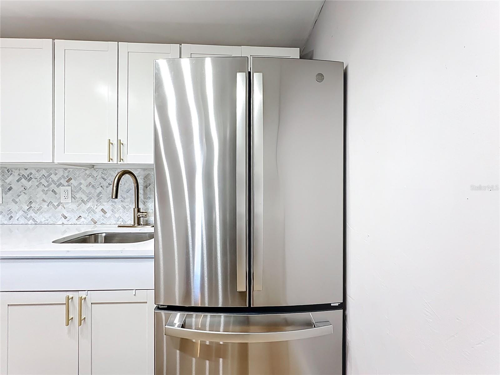 Image 9 of 39 For 12760 Indian Rocks Road 583