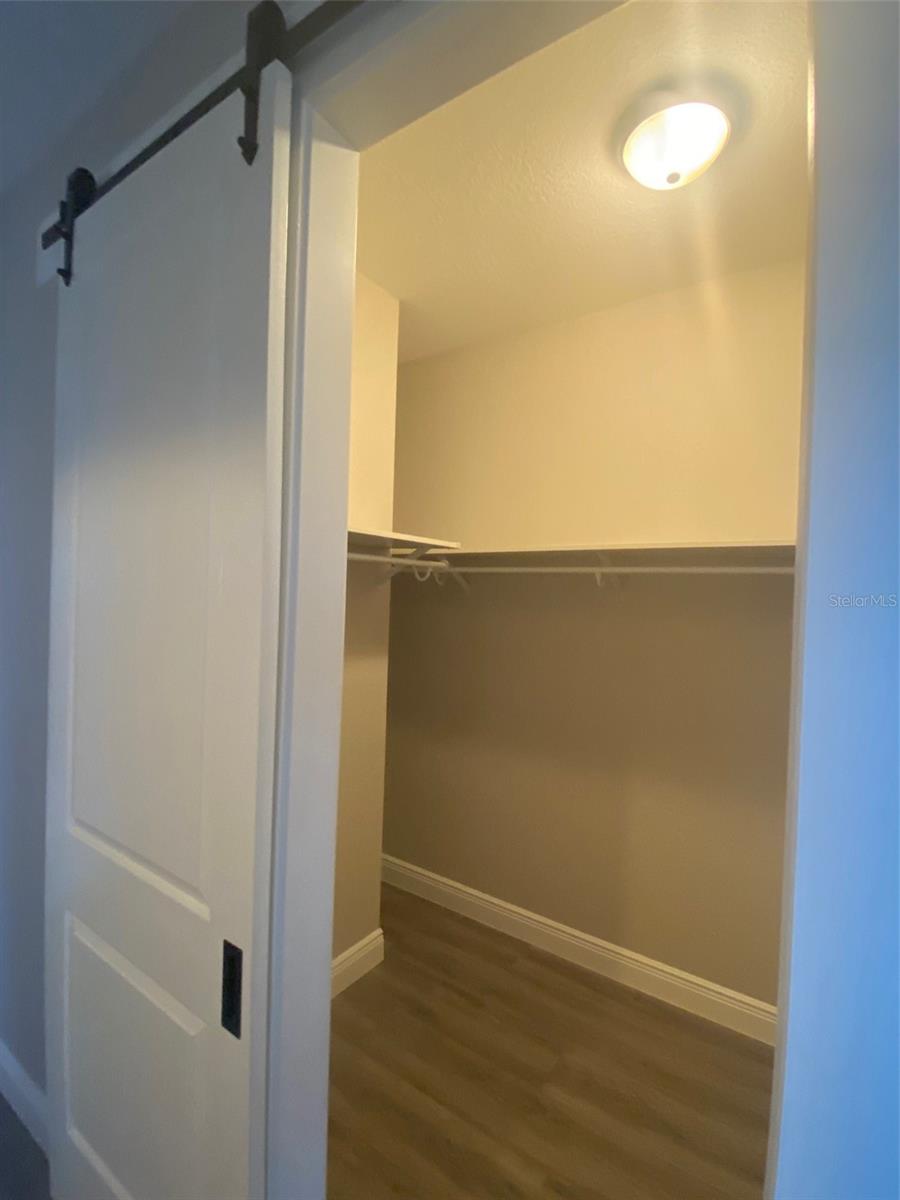 Image 13 of 28 For 17887 72nd Street Road