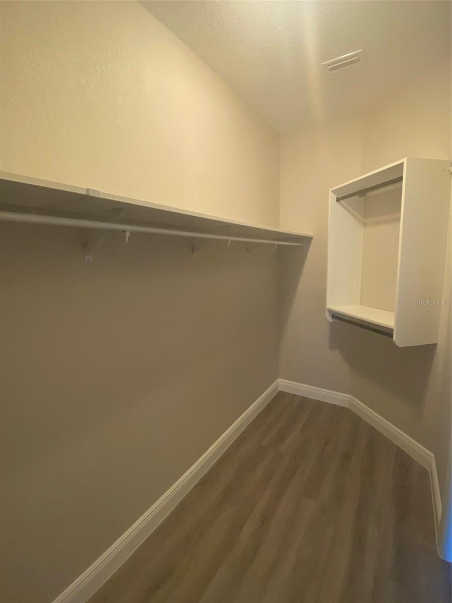 Image 14 of 28 For 17887 72nd Street Road