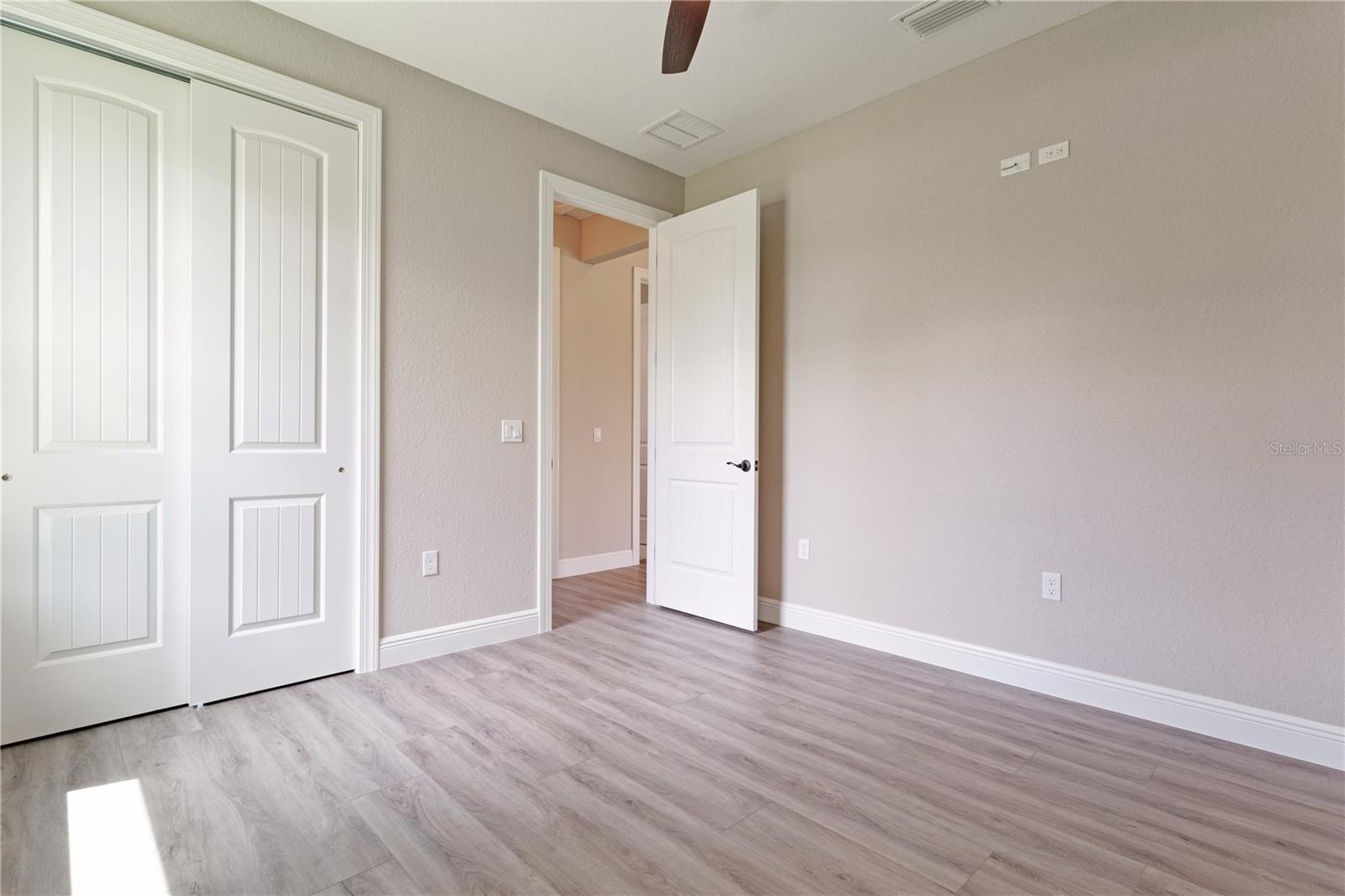 Image 21 of 28 For 17887 72nd Street Road