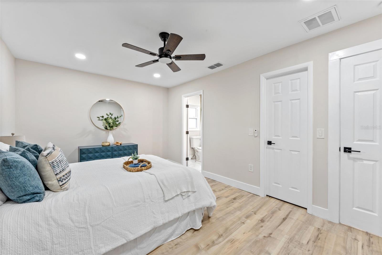 Image 21 of 39 For 2227 Alice Lane