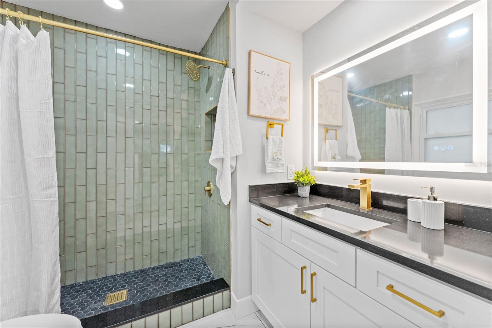 Image 24 of 39 For 2227 Alice Lane