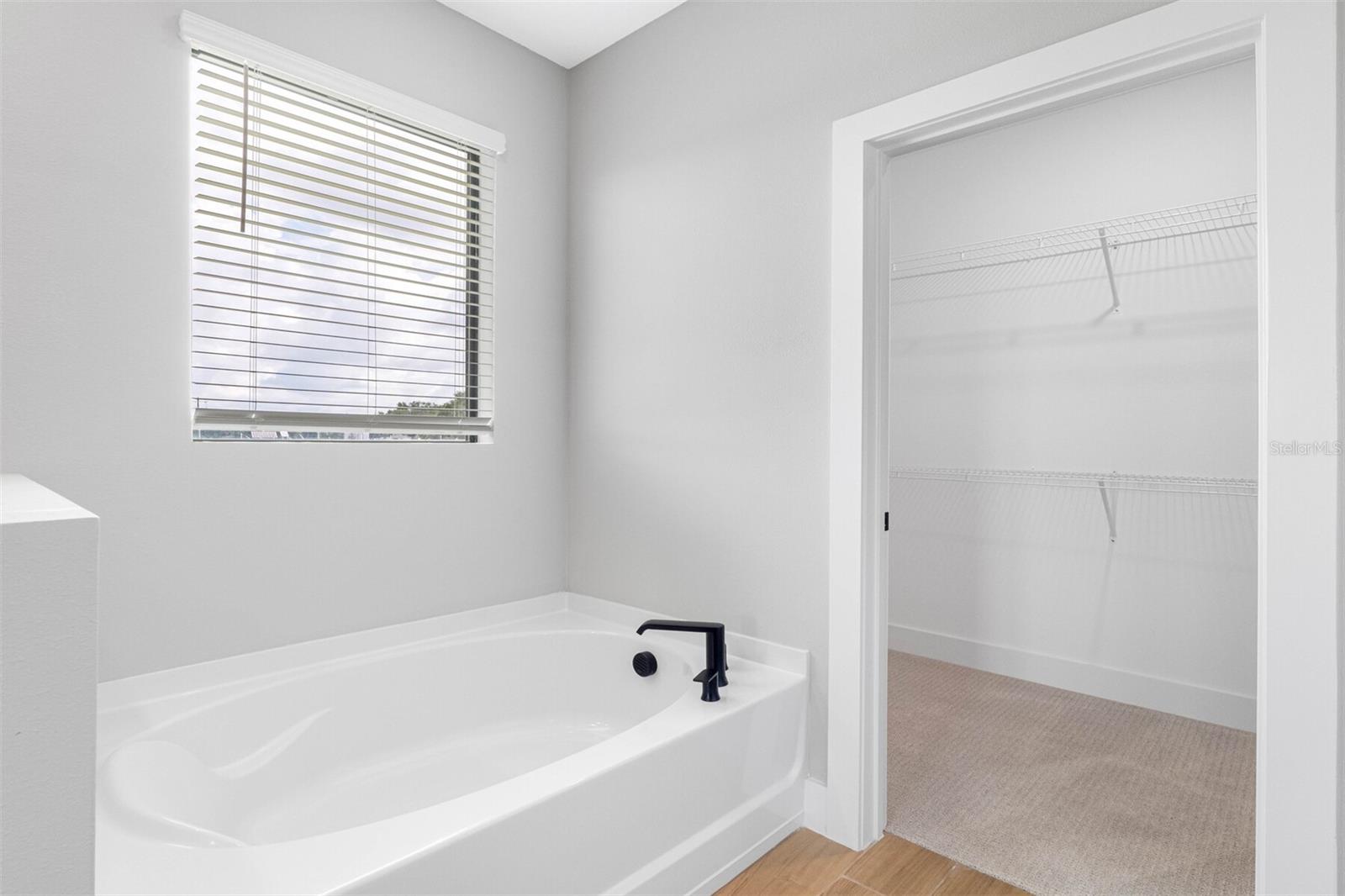 Image 6 of 9 For 13498 Lake Gallagher Drive