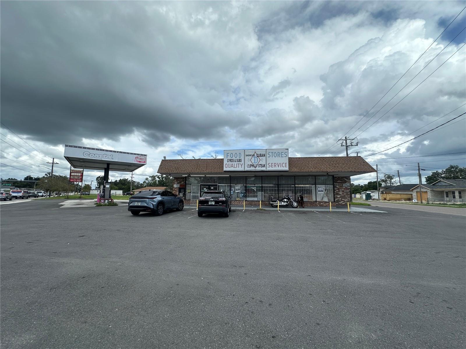 Listing photo id 12 for 1345 Kathleen Road