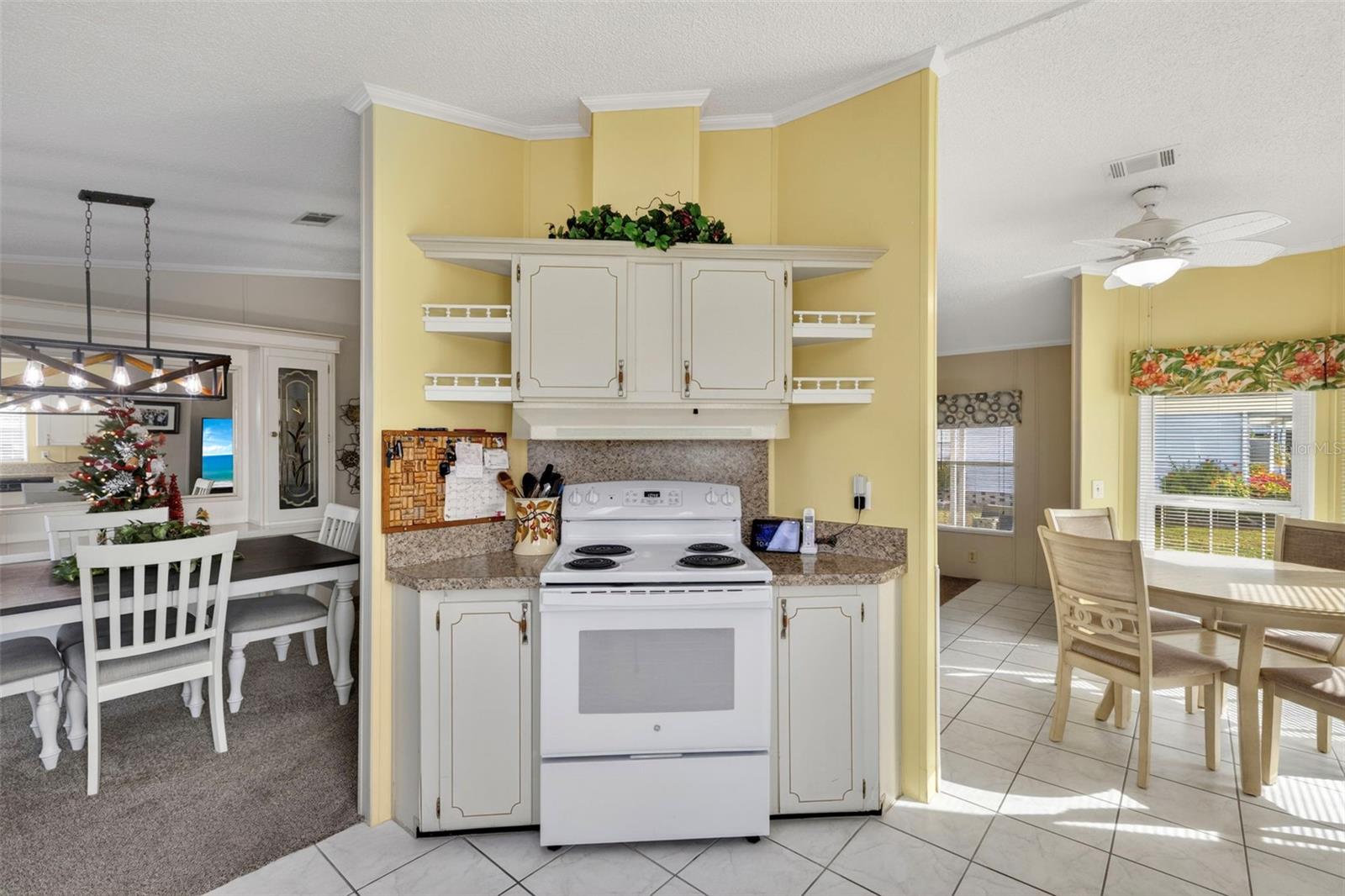 Image 10 of 77 For 512 La Playa Circle