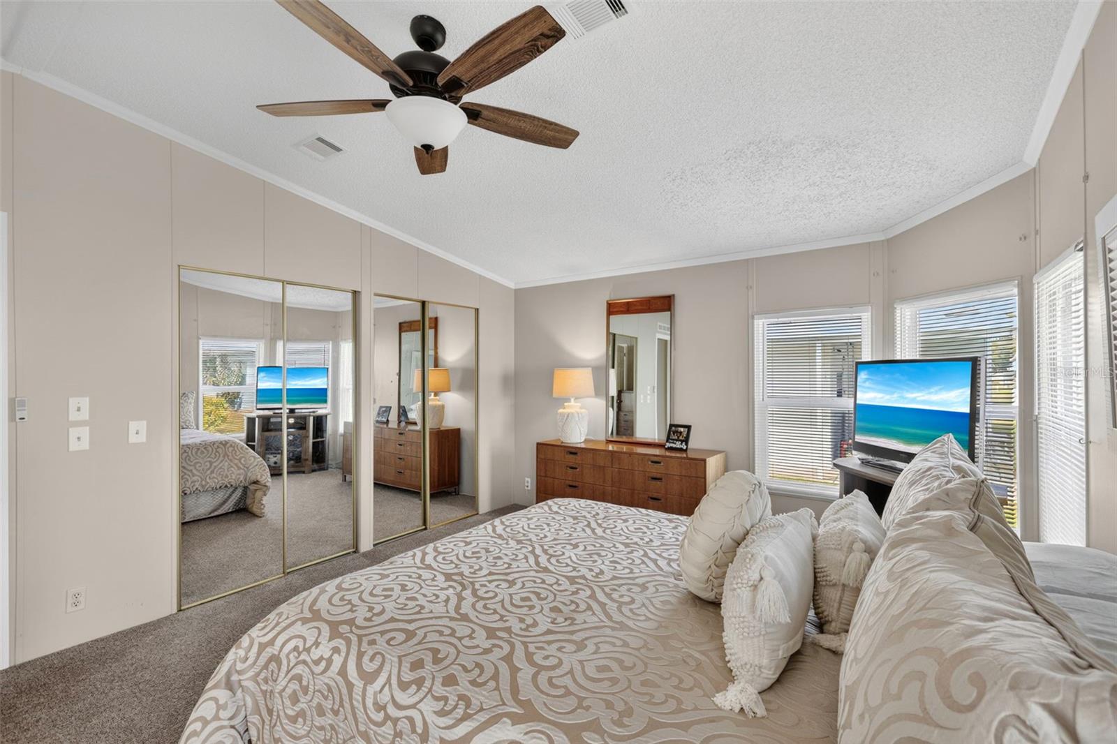 Image 17 of 77 For 512 La Playa Circle