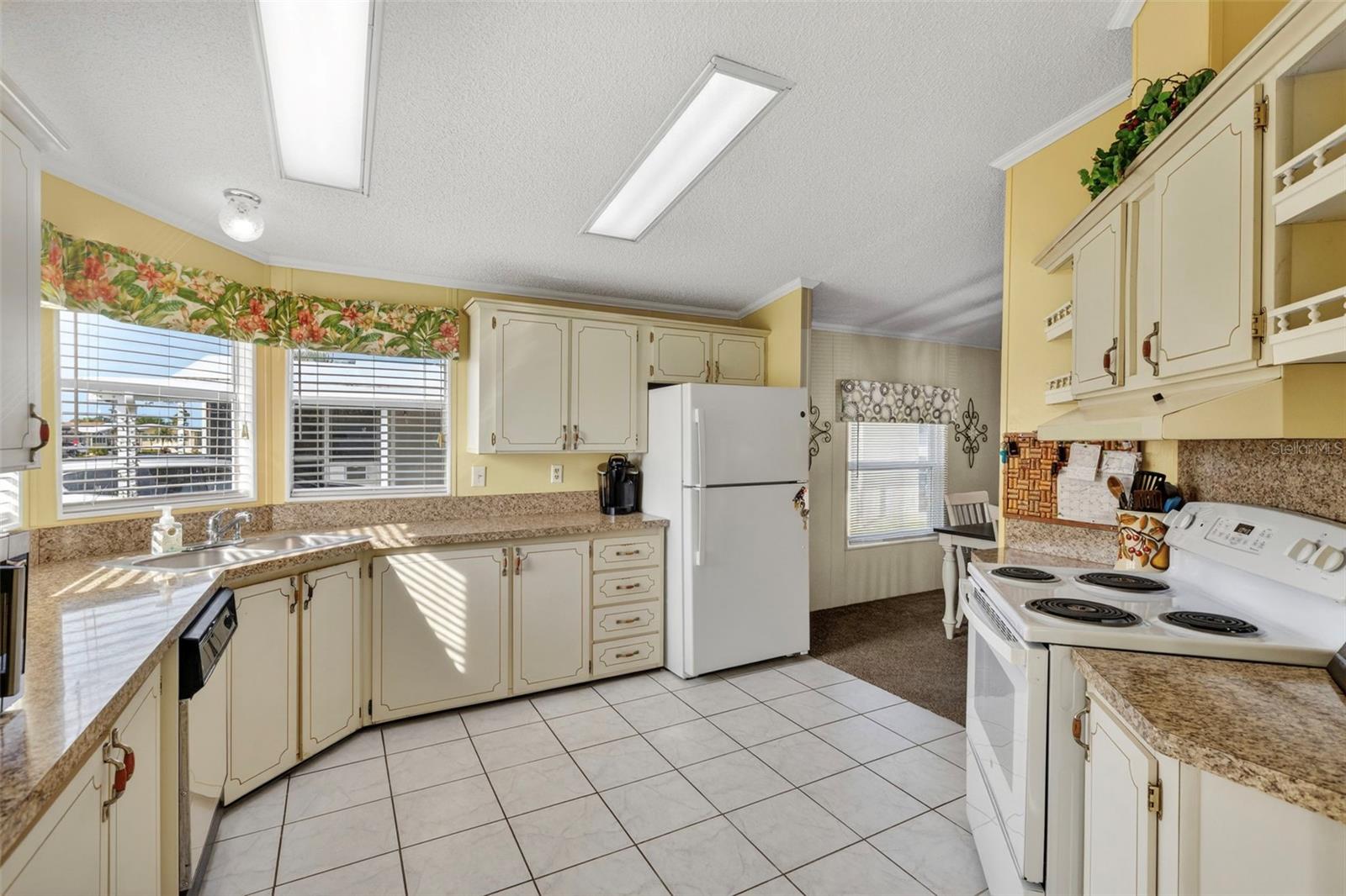 Image 8 of 77 For 512 La Playa Circle