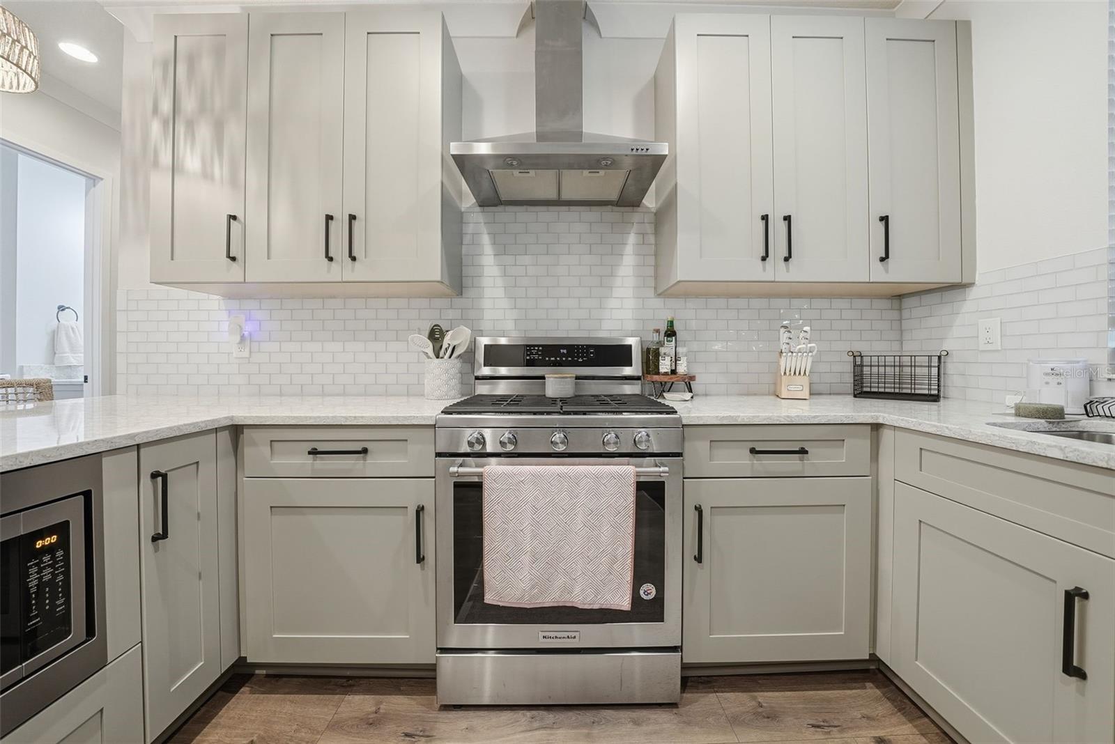 Image 15 of 75 For 2511 Grady Avenue 91