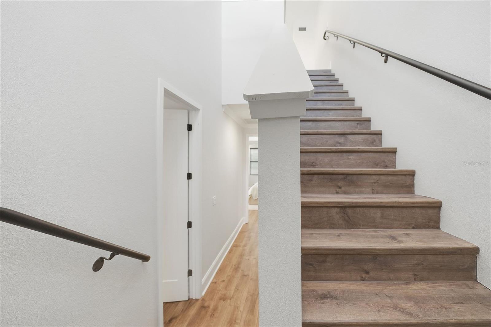 Image 21 of 75 For 2511 Grady Avenue 91