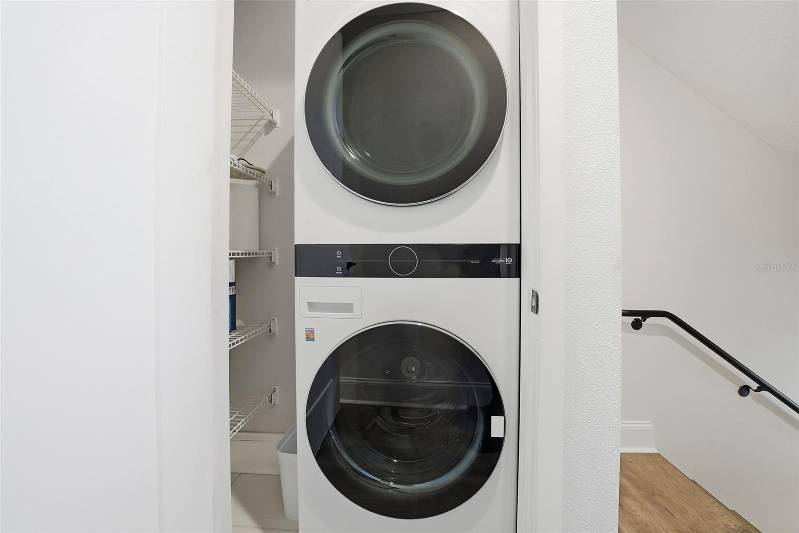 Image 24 of 75 For 2511 Grady Avenue 91