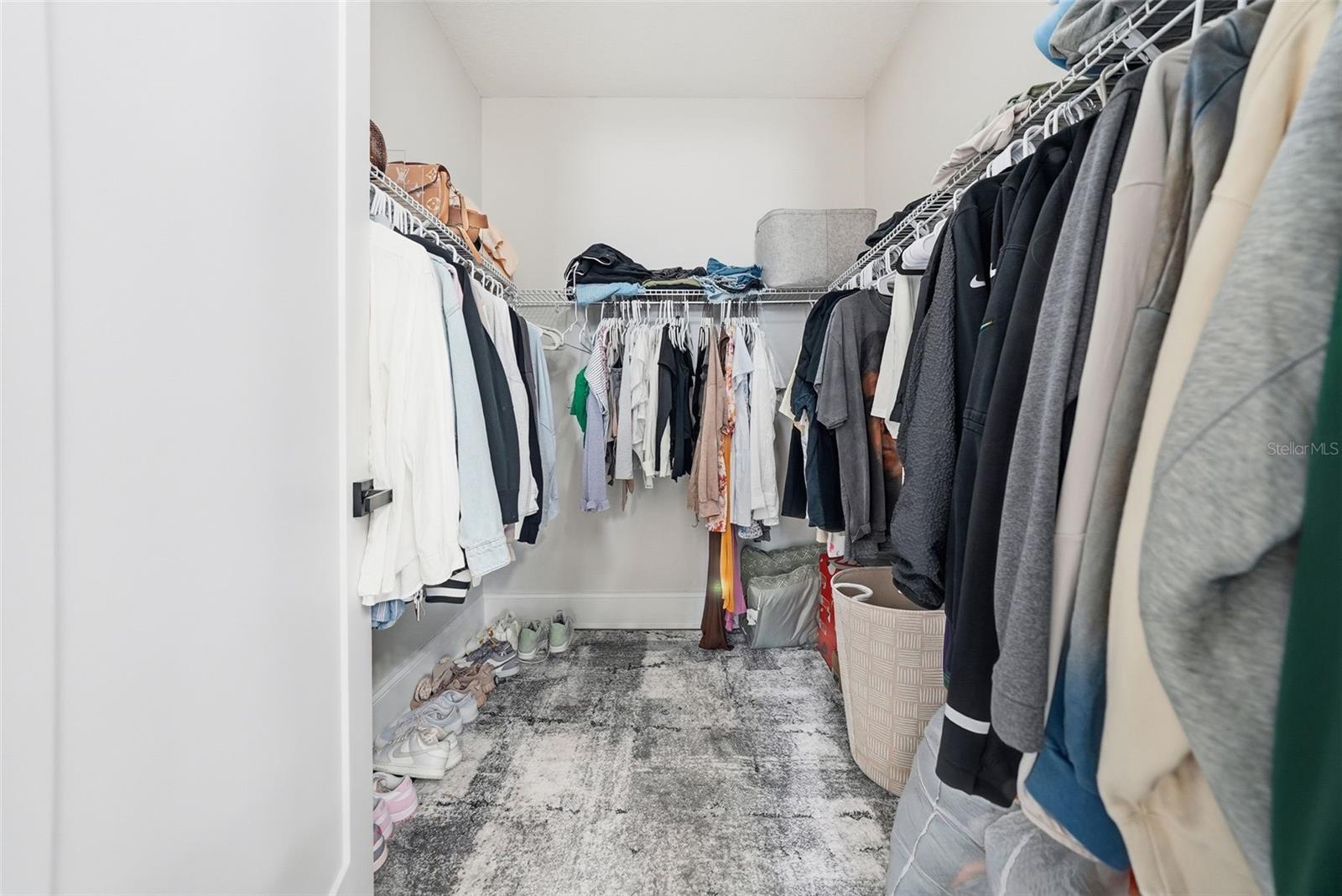 Image 31 of 75 For 2511 Grady Avenue 91