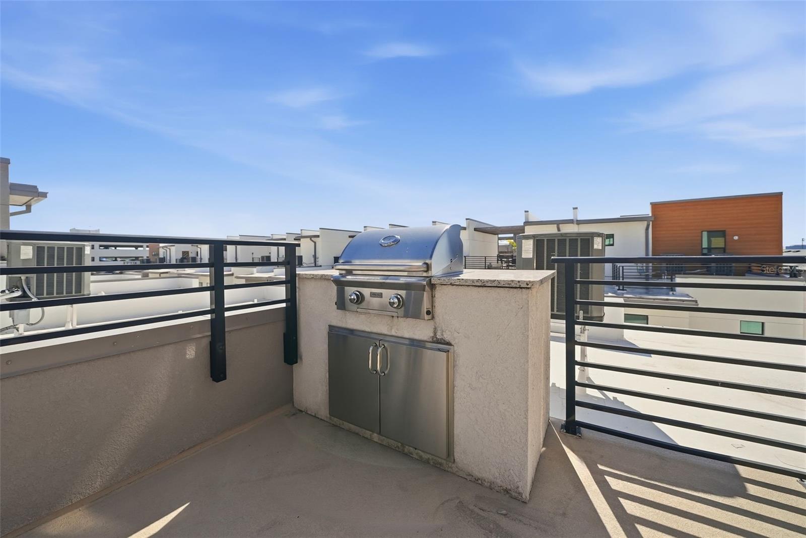 Image 42 of 75 For 2511 Grady Avenue 91