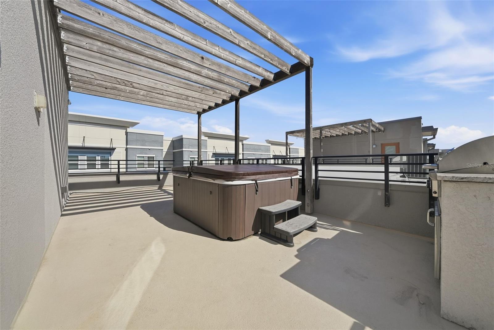 Image 43 of 75 For 2511 Grady Avenue 91