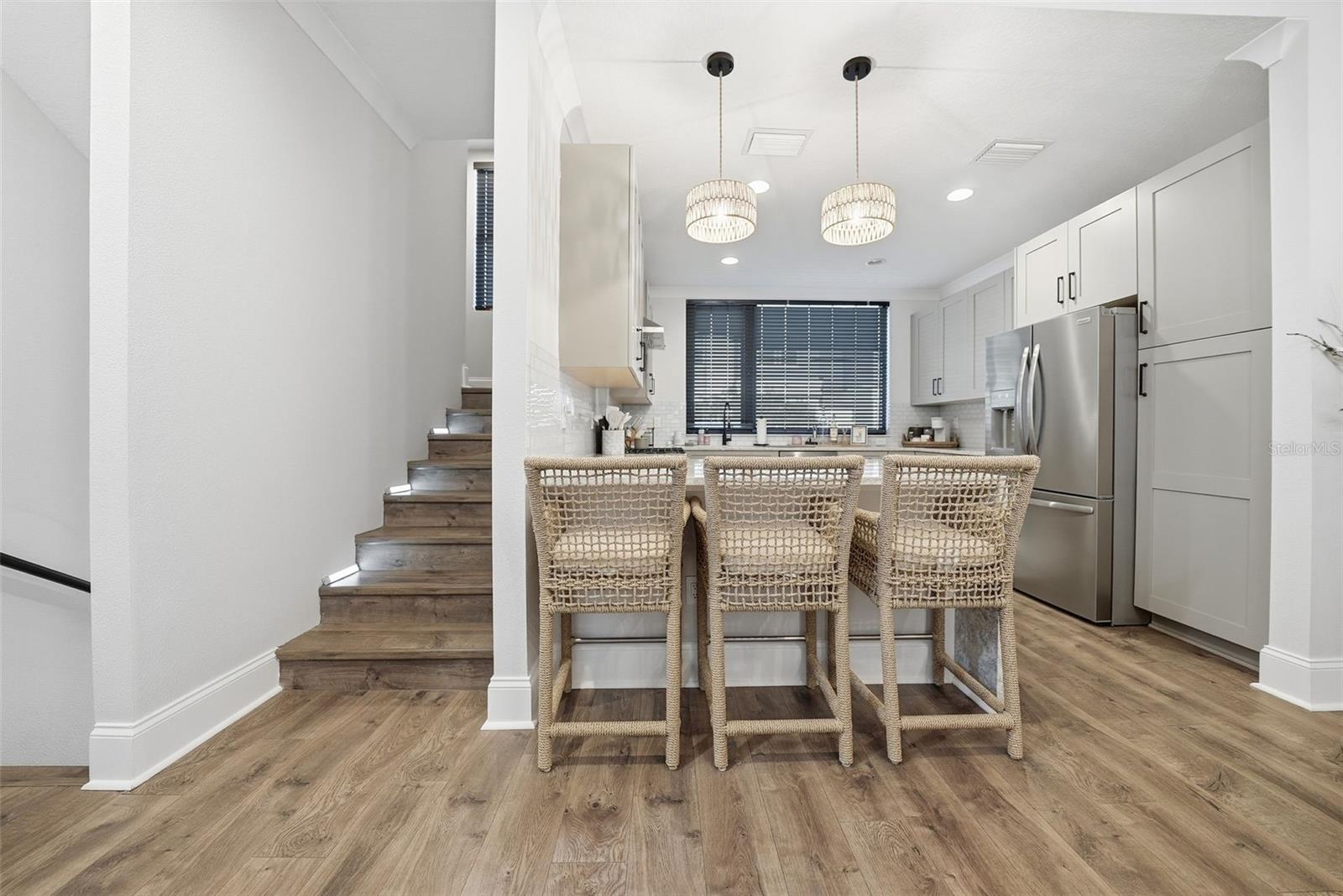 Image 45 of 75 For 2511 Grady Avenue 91