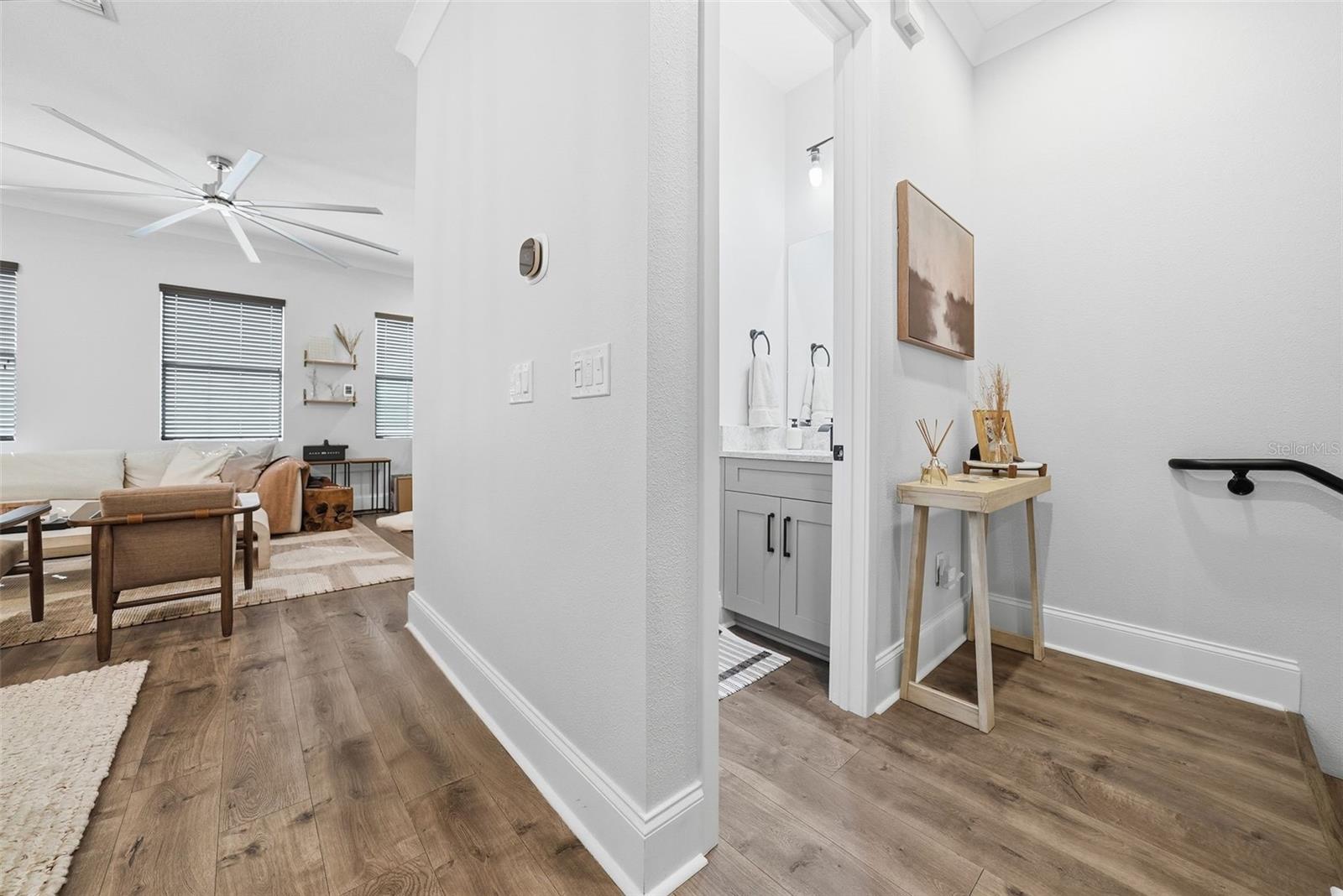 Image 46 of 75 For 2511 Grady Avenue 91