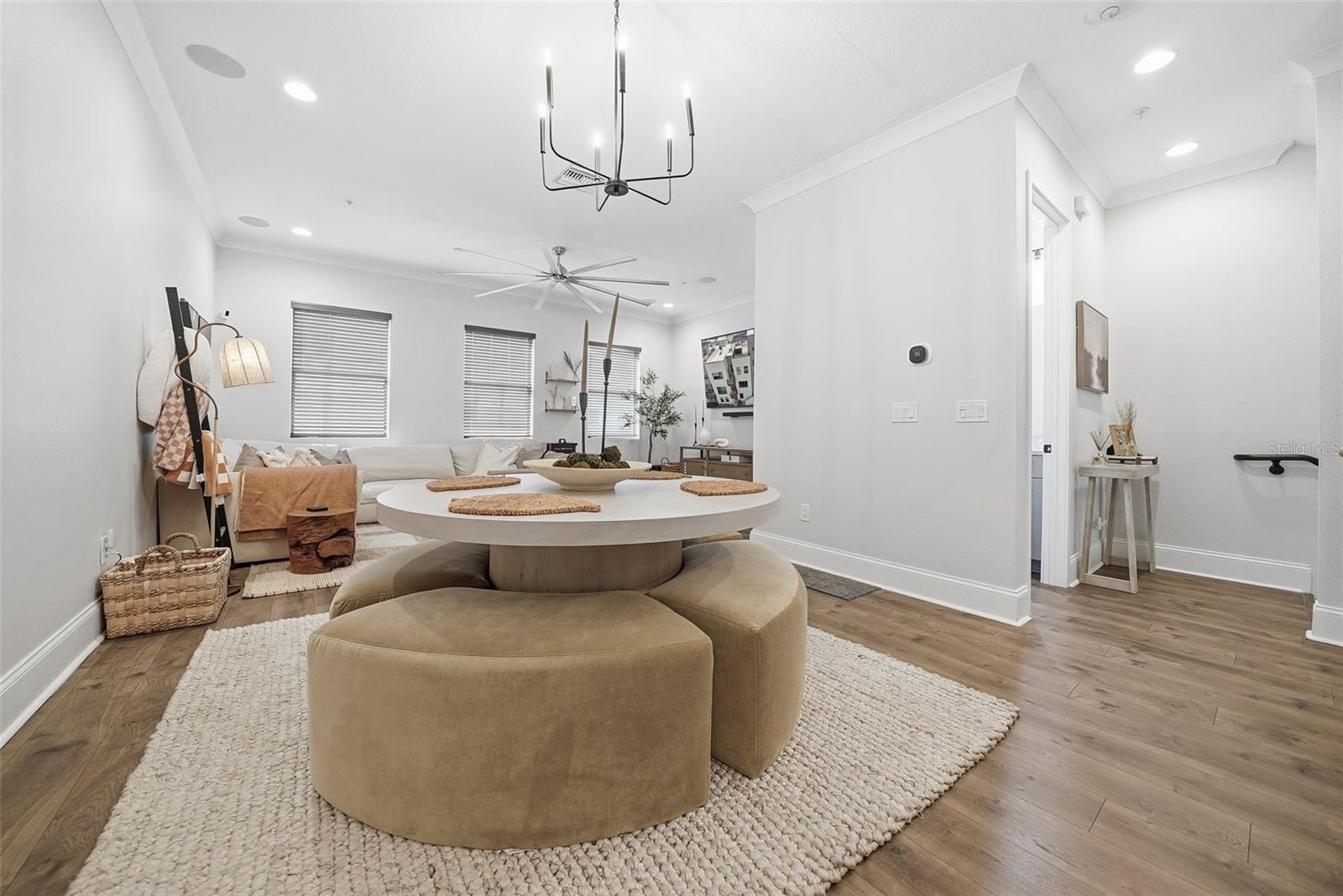 Image 5 of 75 For 2511 Grady Avenue 91