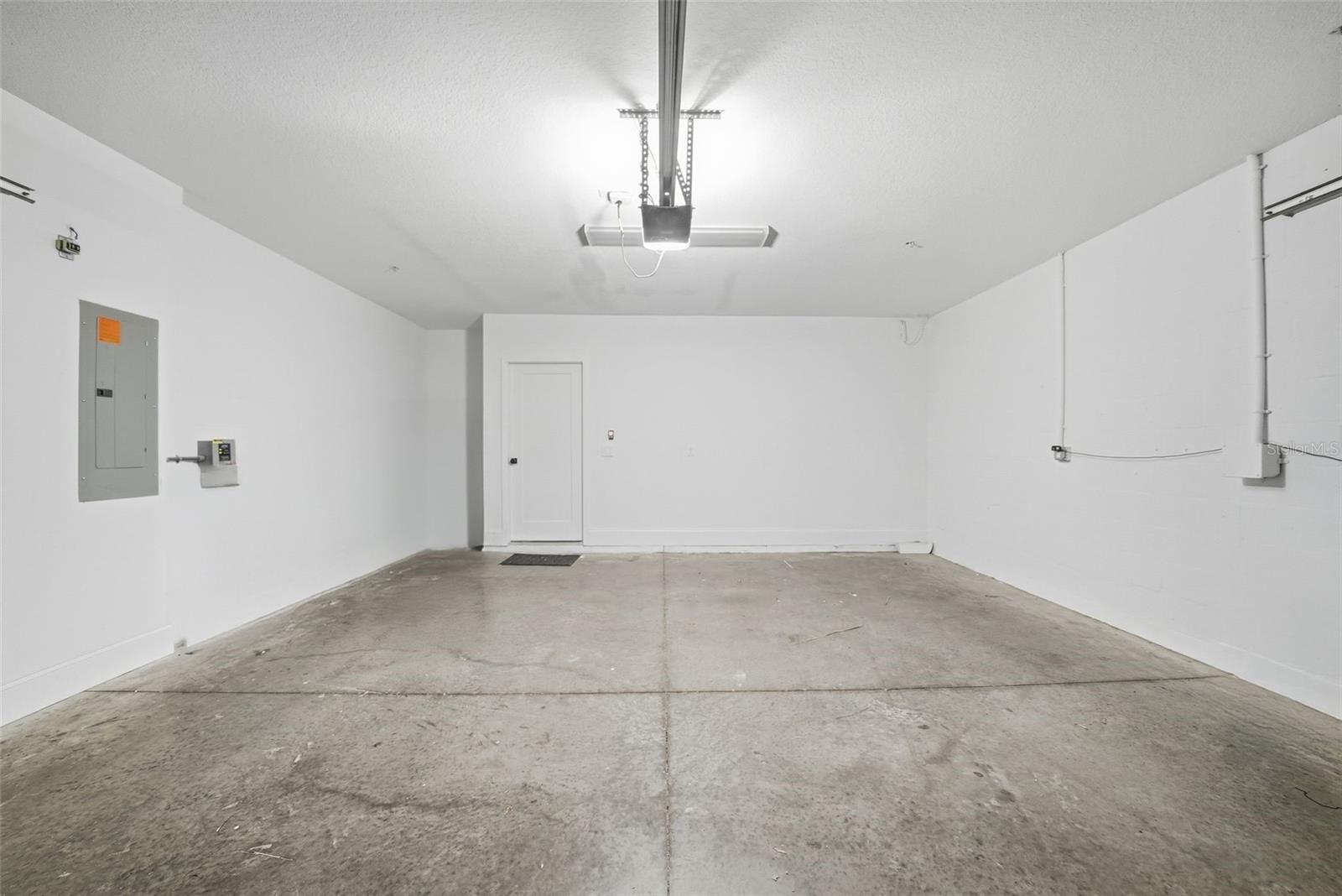 Image 52 of 75 For 2511 Grady Avenue 91