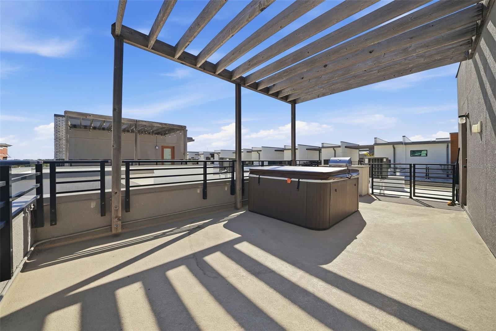 Image 7 of 75 For 2511 Grady Avenue 91