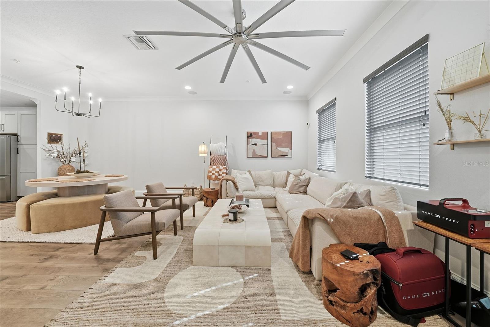 Image 9 of 75 For 2511 Grady Avenue 91