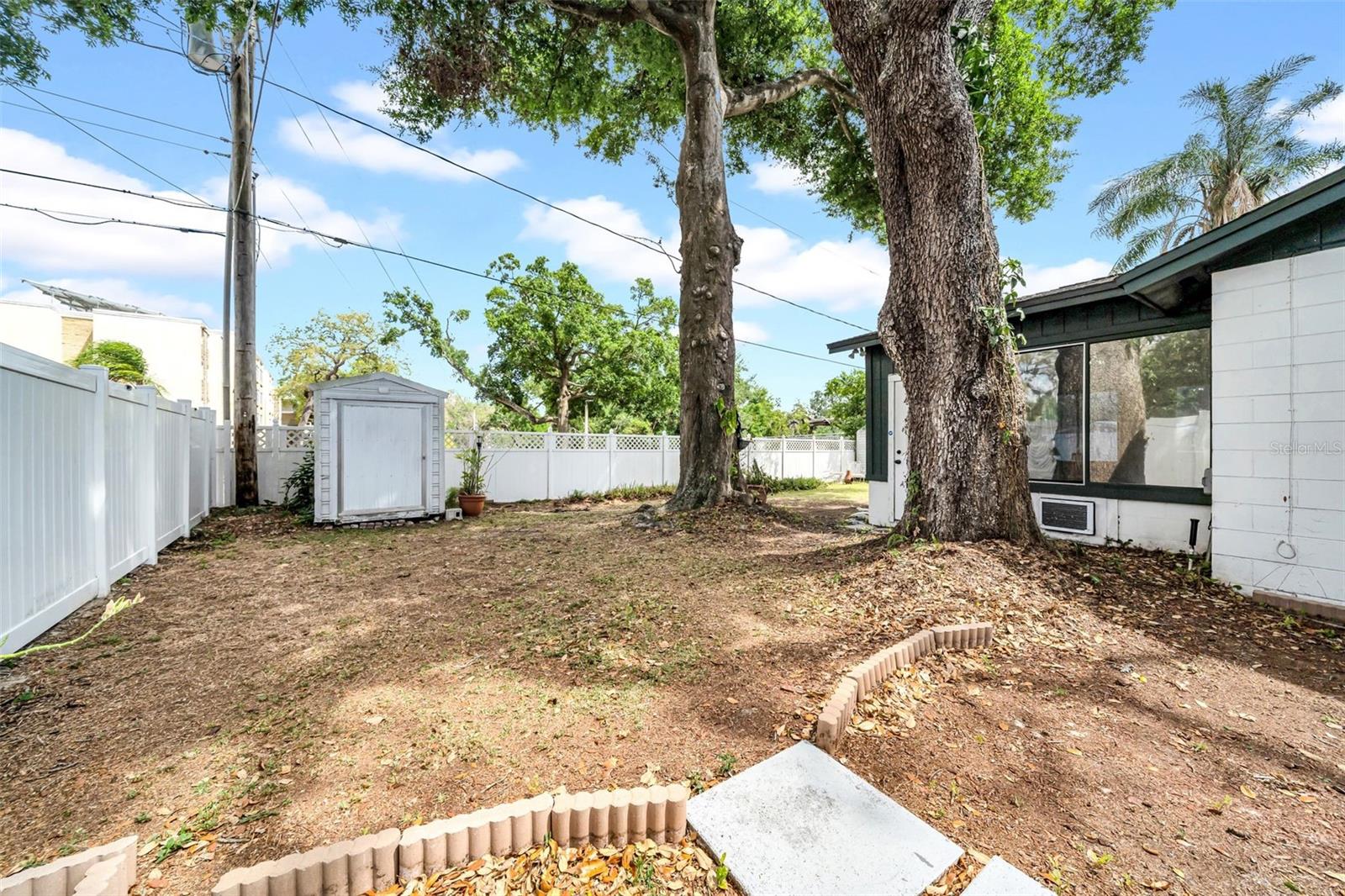 Image 20 of 23 For 8115 Ola Avenue