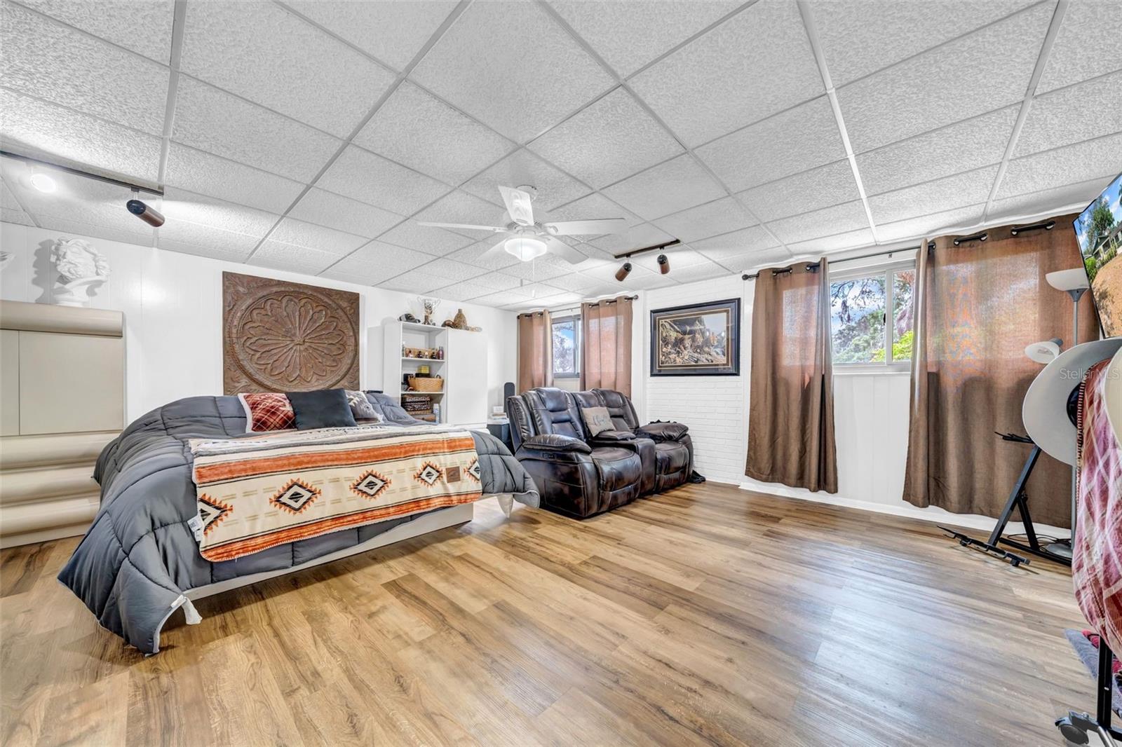 Image 6 of 23 For 8115 Ola Avenue