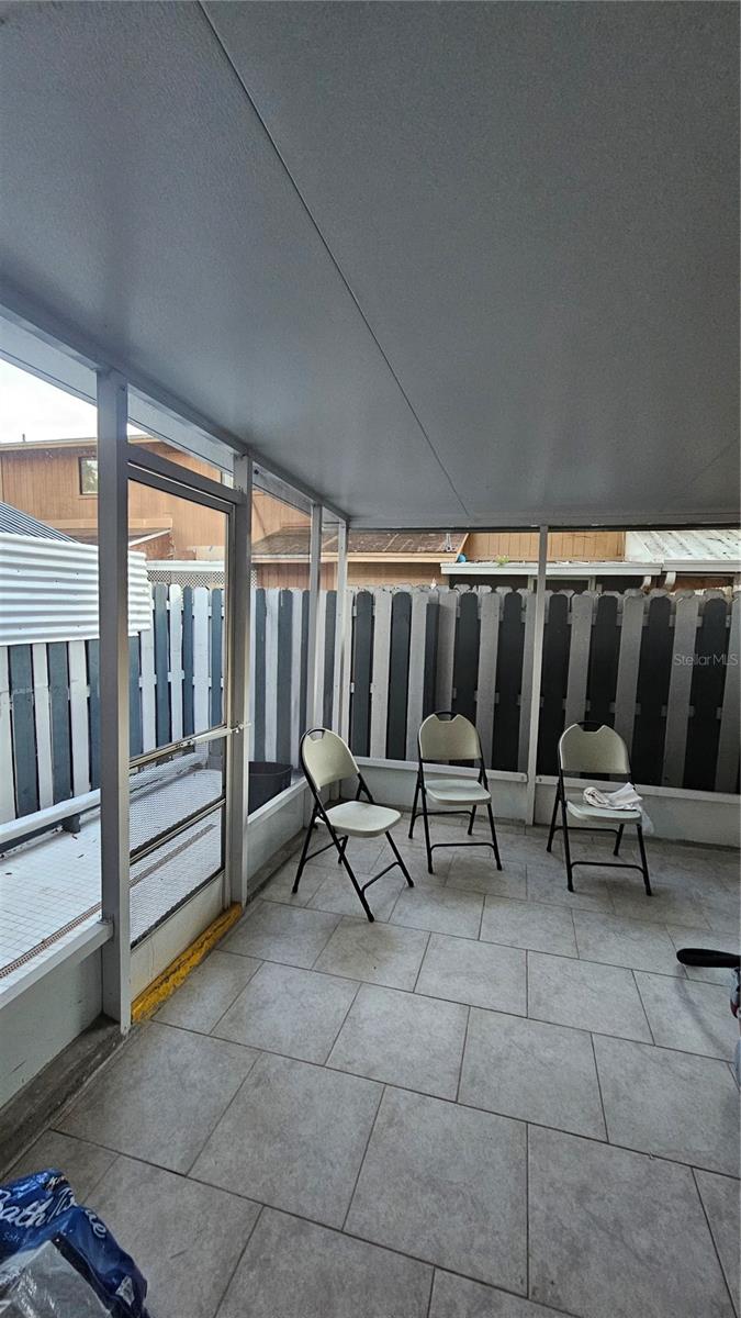 Image 17 of 21 For 3918 Oak Limb Court