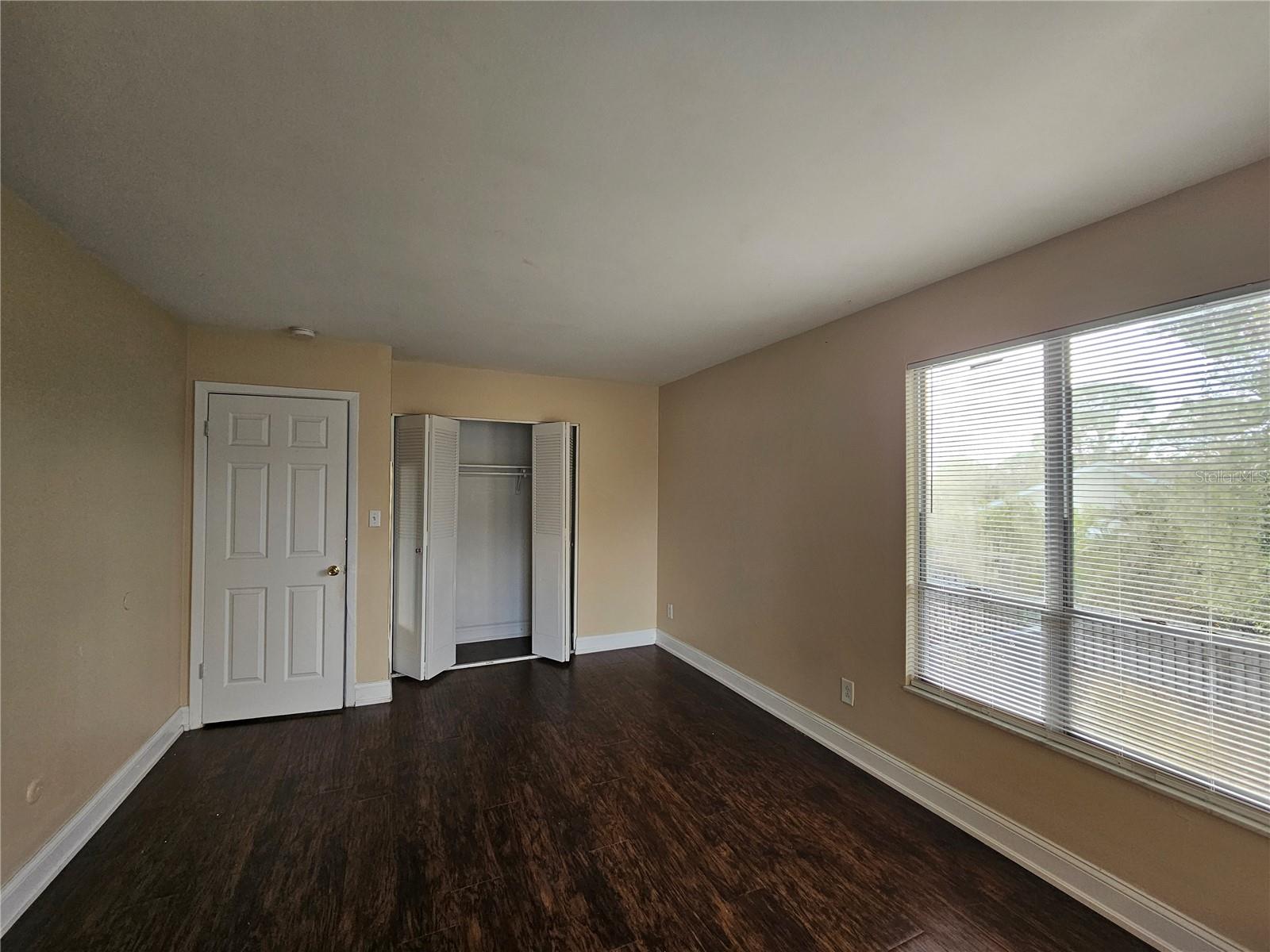 Listing photo id 9 for 7611 Paula Drive 4