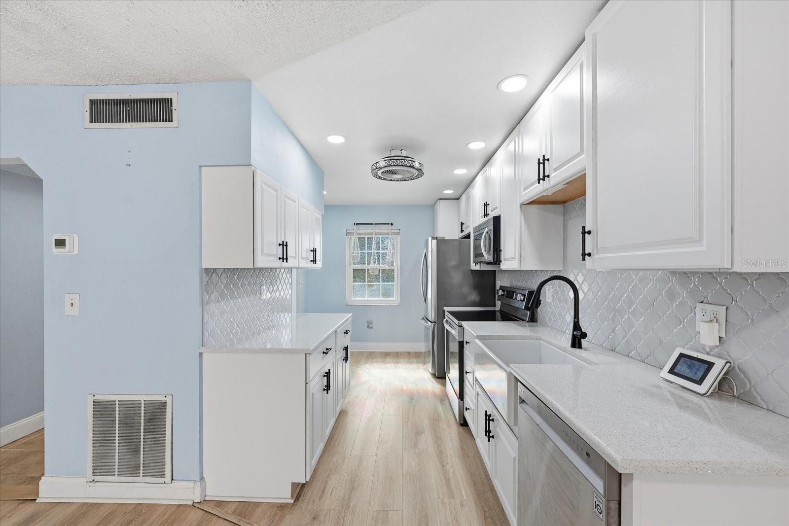 Image 11 of 32 For 8605 Bardmoor Boulevard 107a