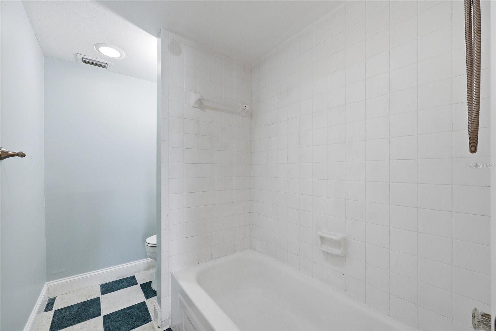 Image 19 of 32 For 8605 Bardmoor Boulevard 107a