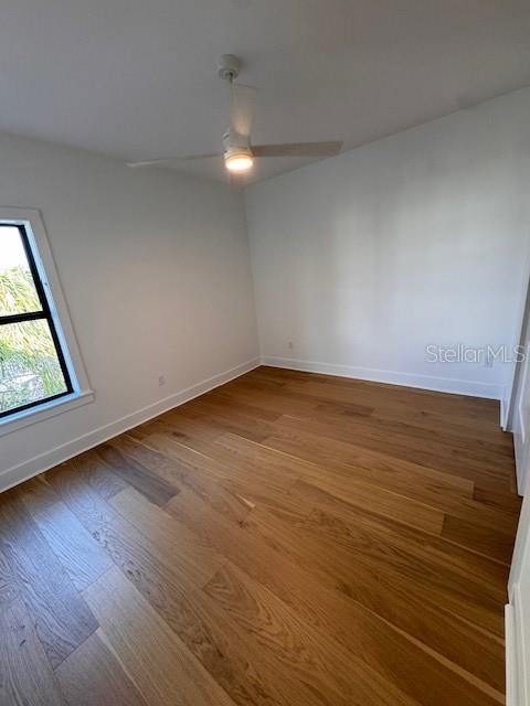 Image 14 of 22 For 3010 Esperanza Avenue