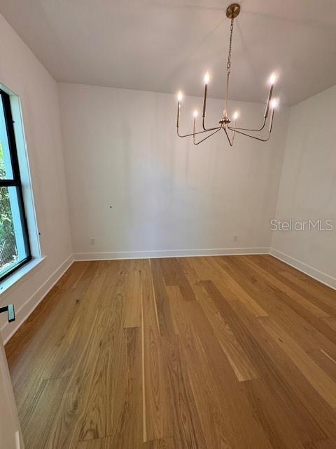 Image 8 of 22 For 3010 Esperanza Avenue