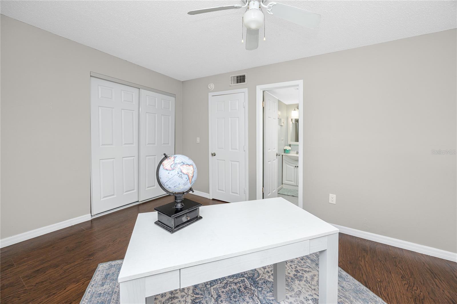 Image 21 of 34 For 2095 Sunset Point Road 2504