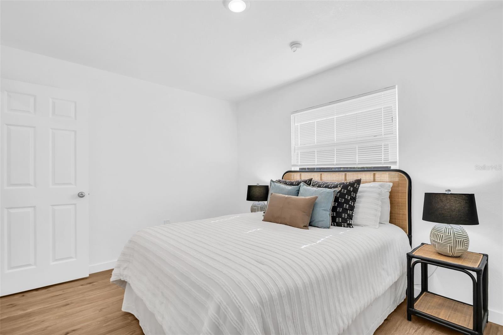 Image 14 of 32 For 6055 7th Avenue S