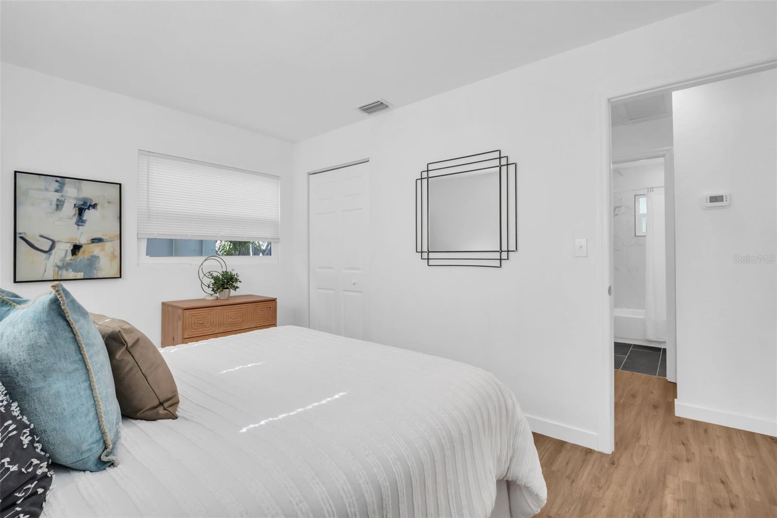 Image 15 of 32 For 6055 7th Avenue S