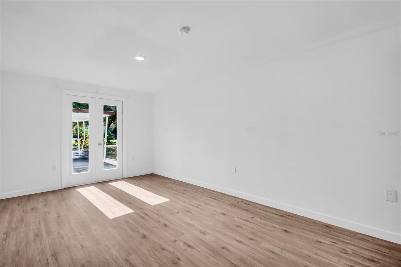 Image 21 of 32 For 6055 7th Avenue S