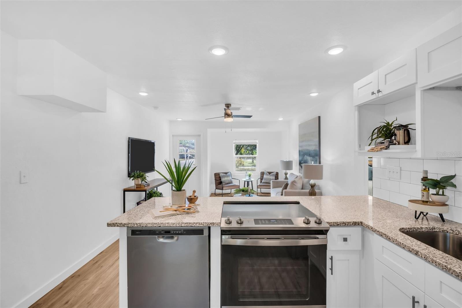 Image 5 of 32 For 6055 7th Avenue S