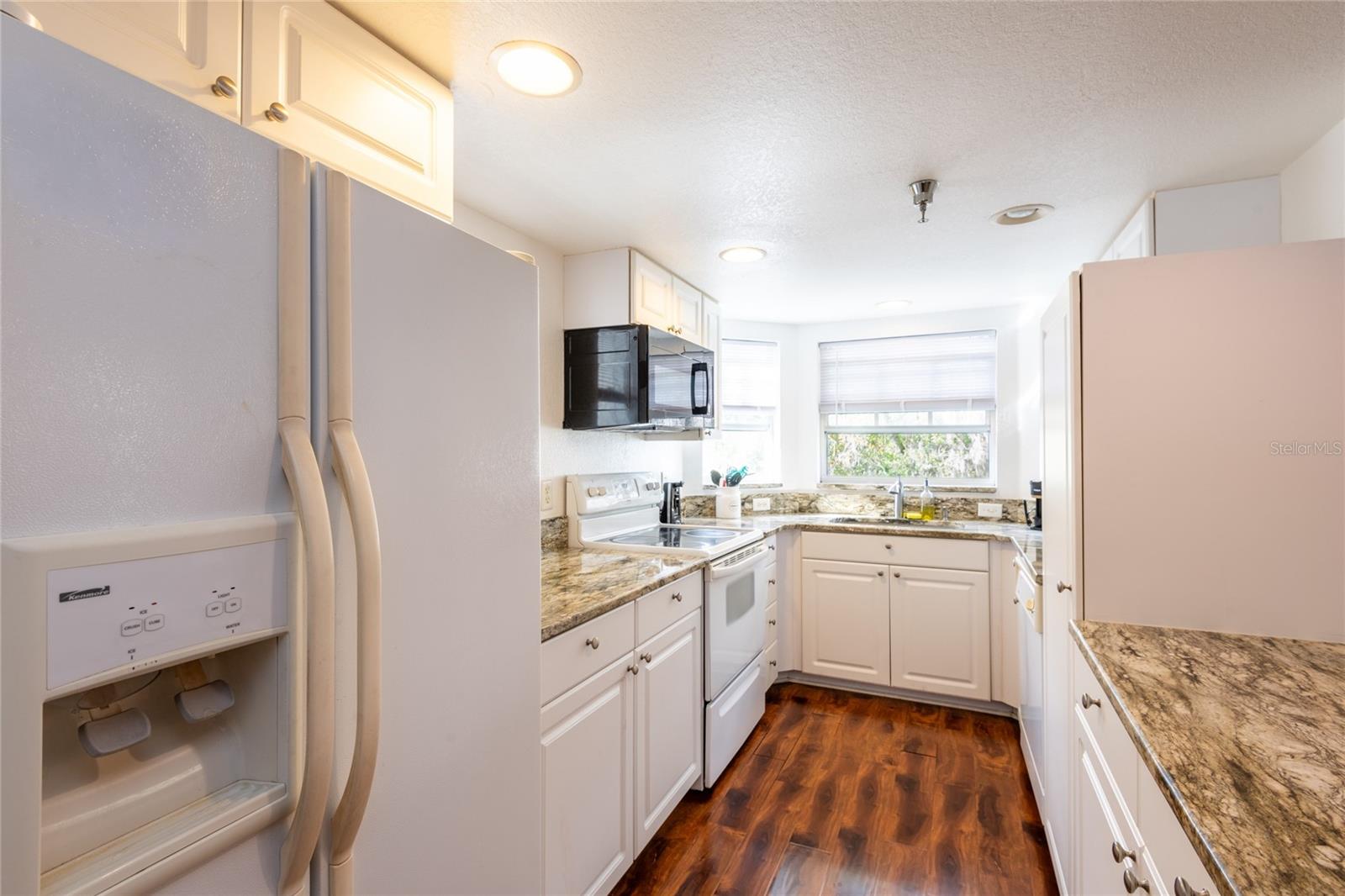 Image 11 of 31 For 21107 Fountain View Lane 5201