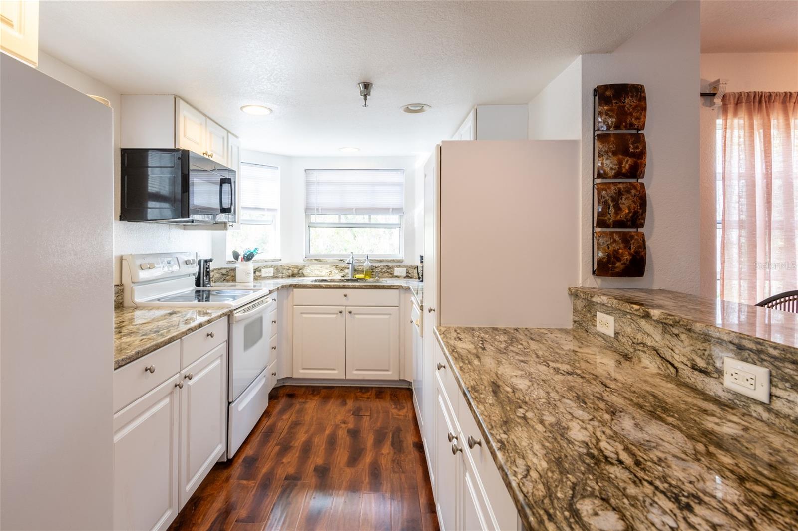 Image 12 of 31 For 21107 Fountain View Lane 5201