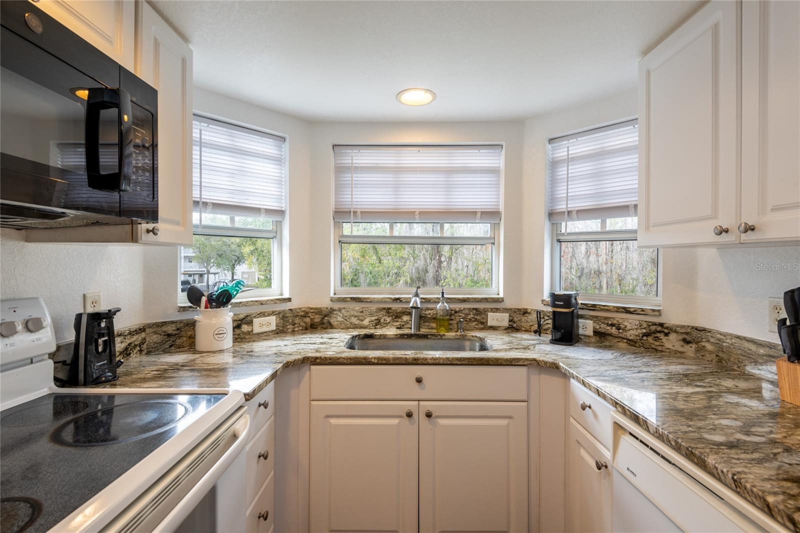 Image 16 of 31 For 21107 Fountain View Lane 5201