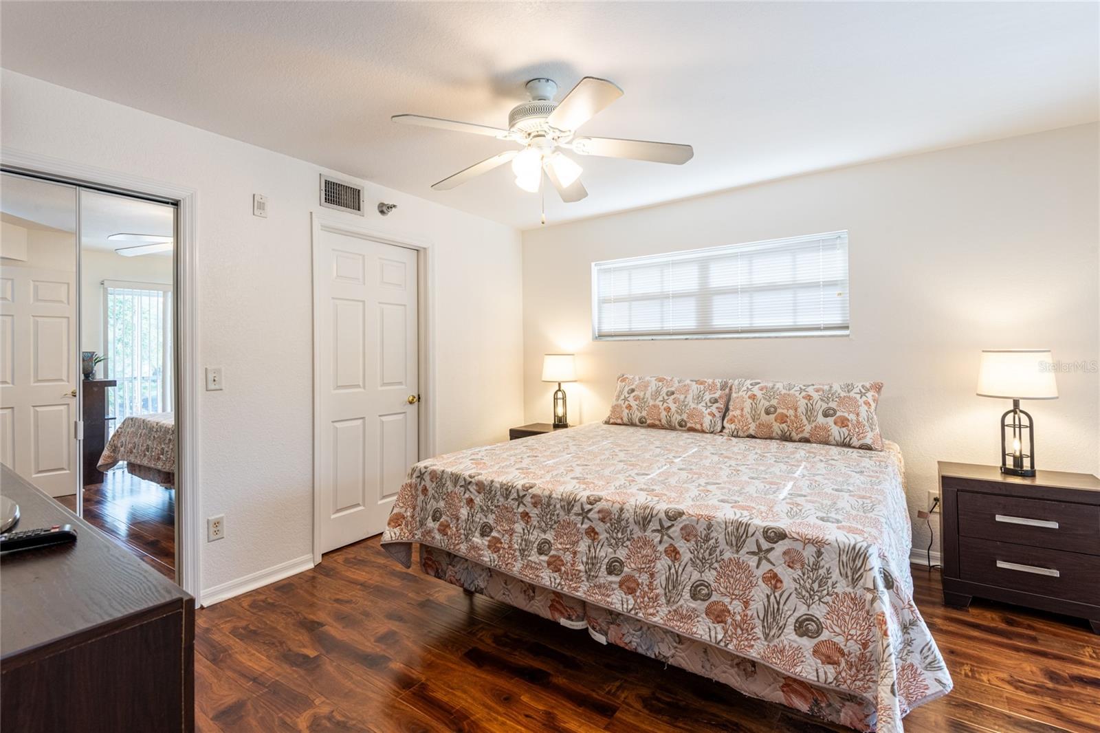 Image 19 of 31 For 21107 Fountain View Lane 5201