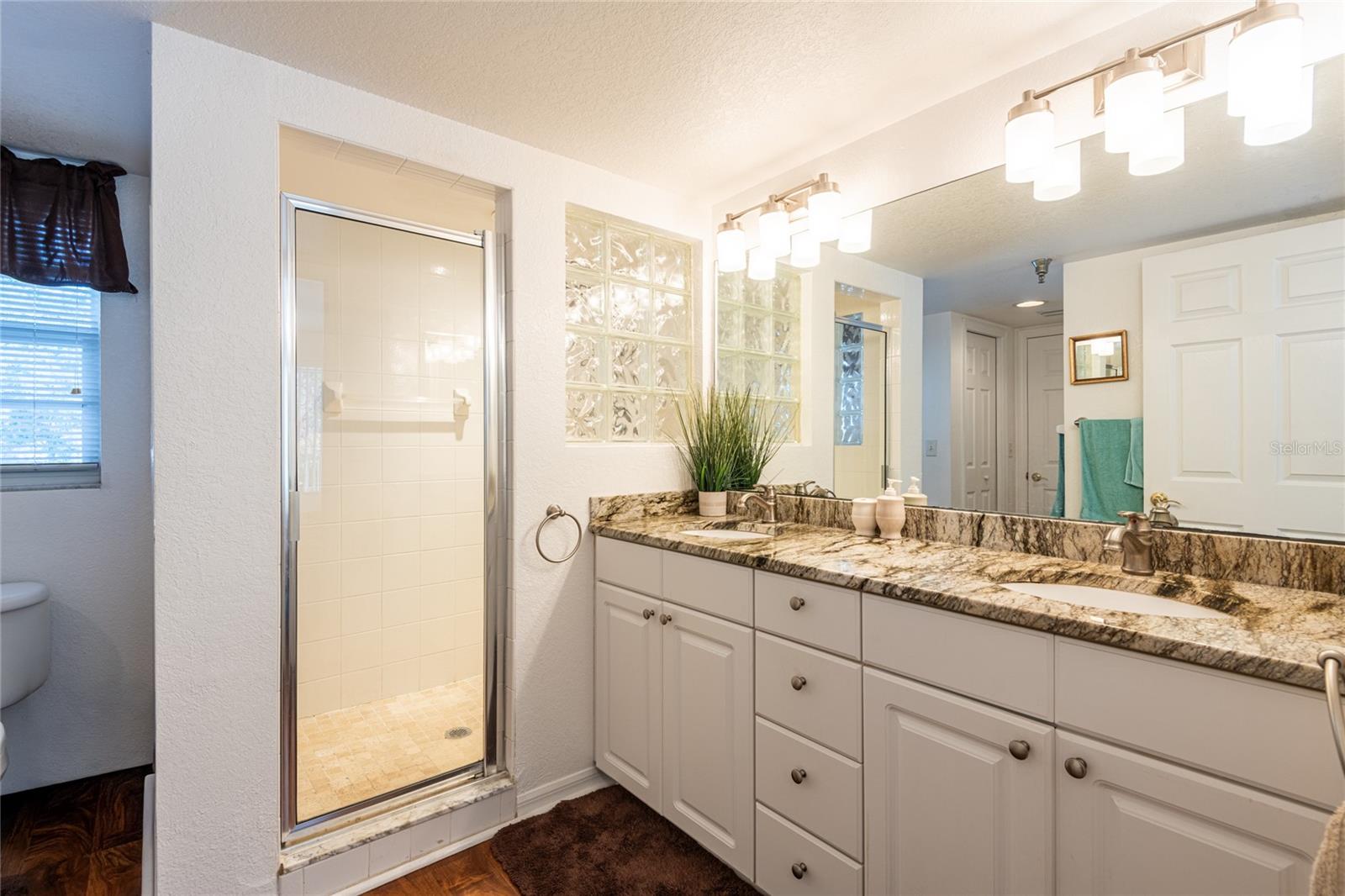 Image 21 of 31 For 21107 Fountain View Lane 5201