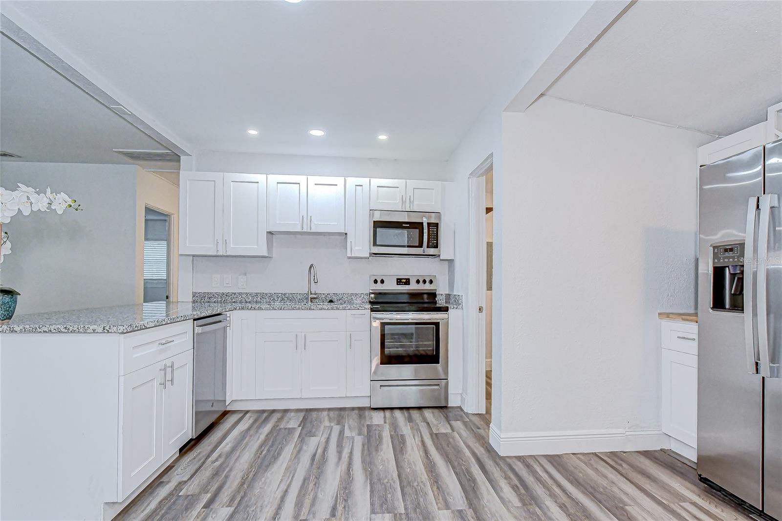 Image 11 of 45 For 645 38th Avenue S